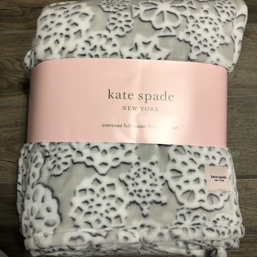 🛍SOLD🛍Kate spade ♠️ full/queen blanket - Picture 1 of 3